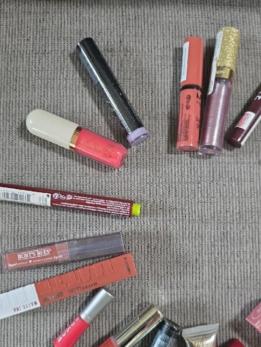 Assorted Lip Gloss & Liquid Lipstick In A Variety Of Colors And Brands, New, 20.